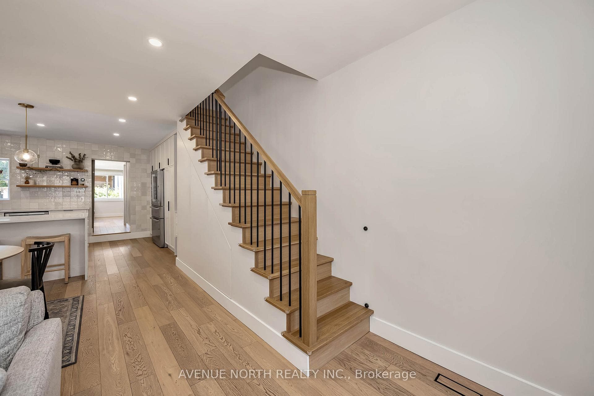 1091 Gladstone Avenue photo 23