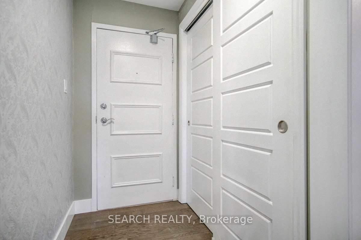 1320 Mississauga Valley Boulevard Unit 206 photo 9