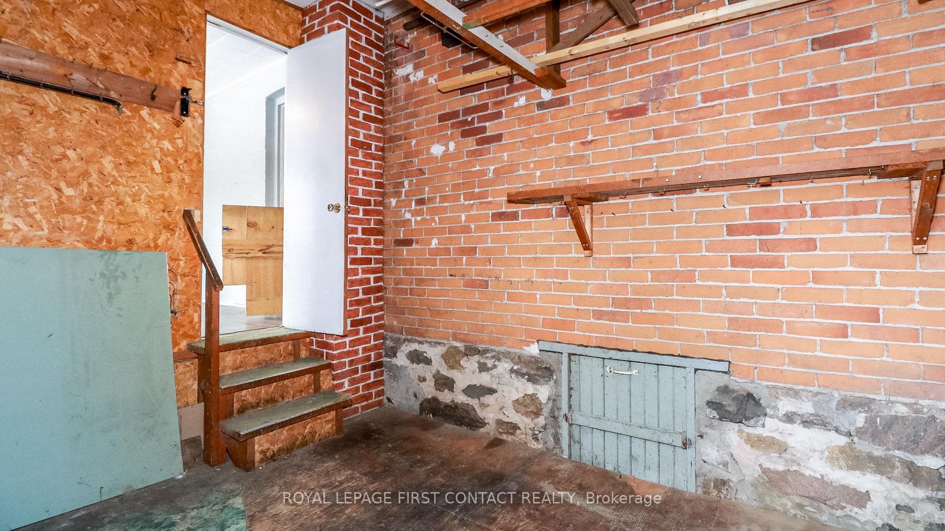 301 Fourth Street photo 22