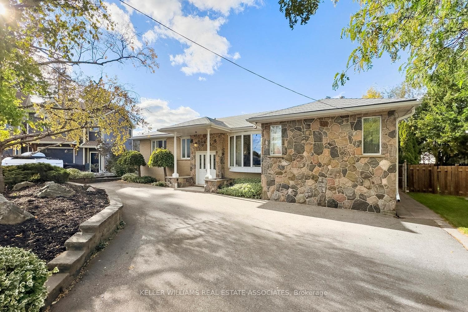 118 Wakefield Road photo 2