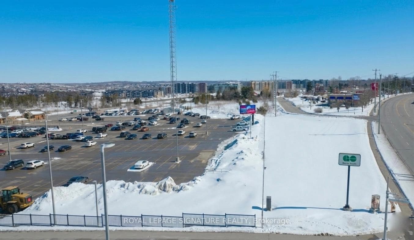 23 Turnberry Lane photo 37