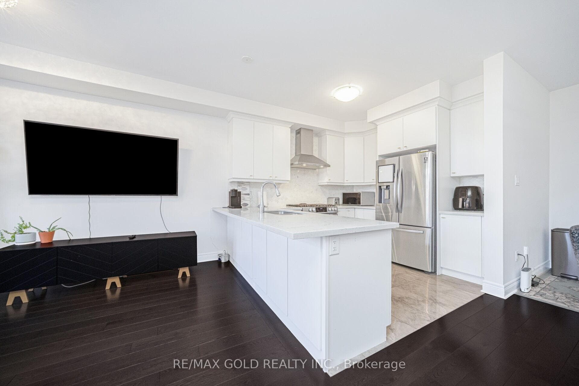 75 Branigan Crescent photo 12