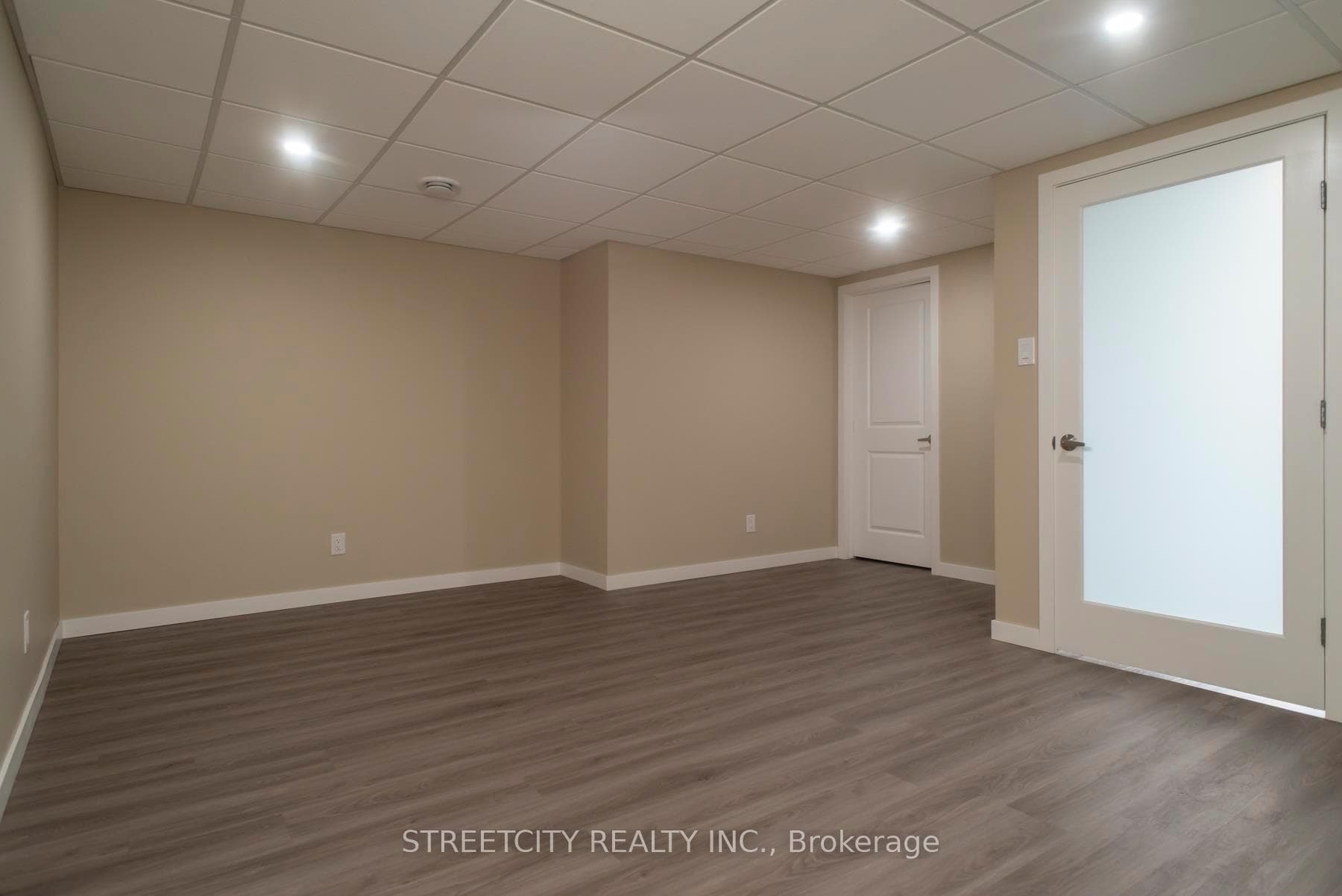 2891 King Georges Park photo 31