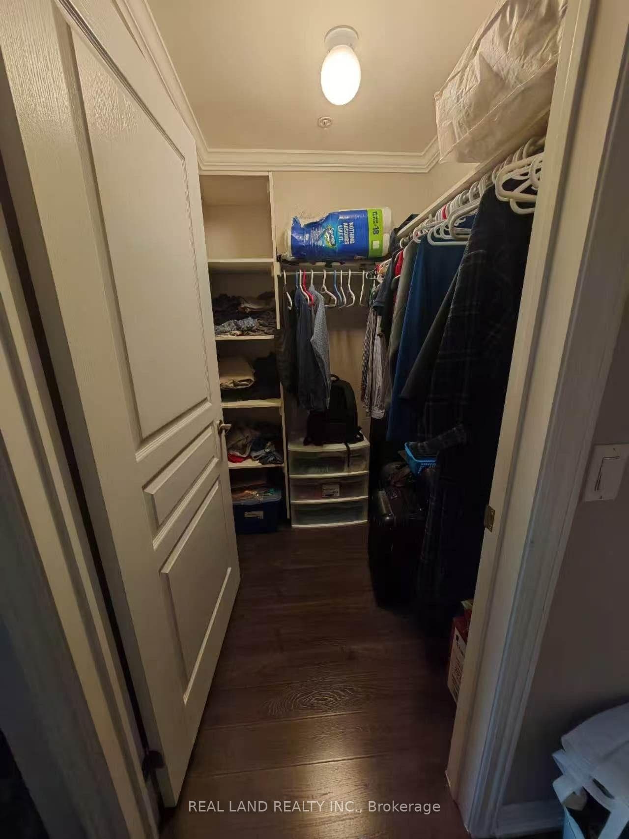 570 Lolita Gardens Unit 127 photo 11