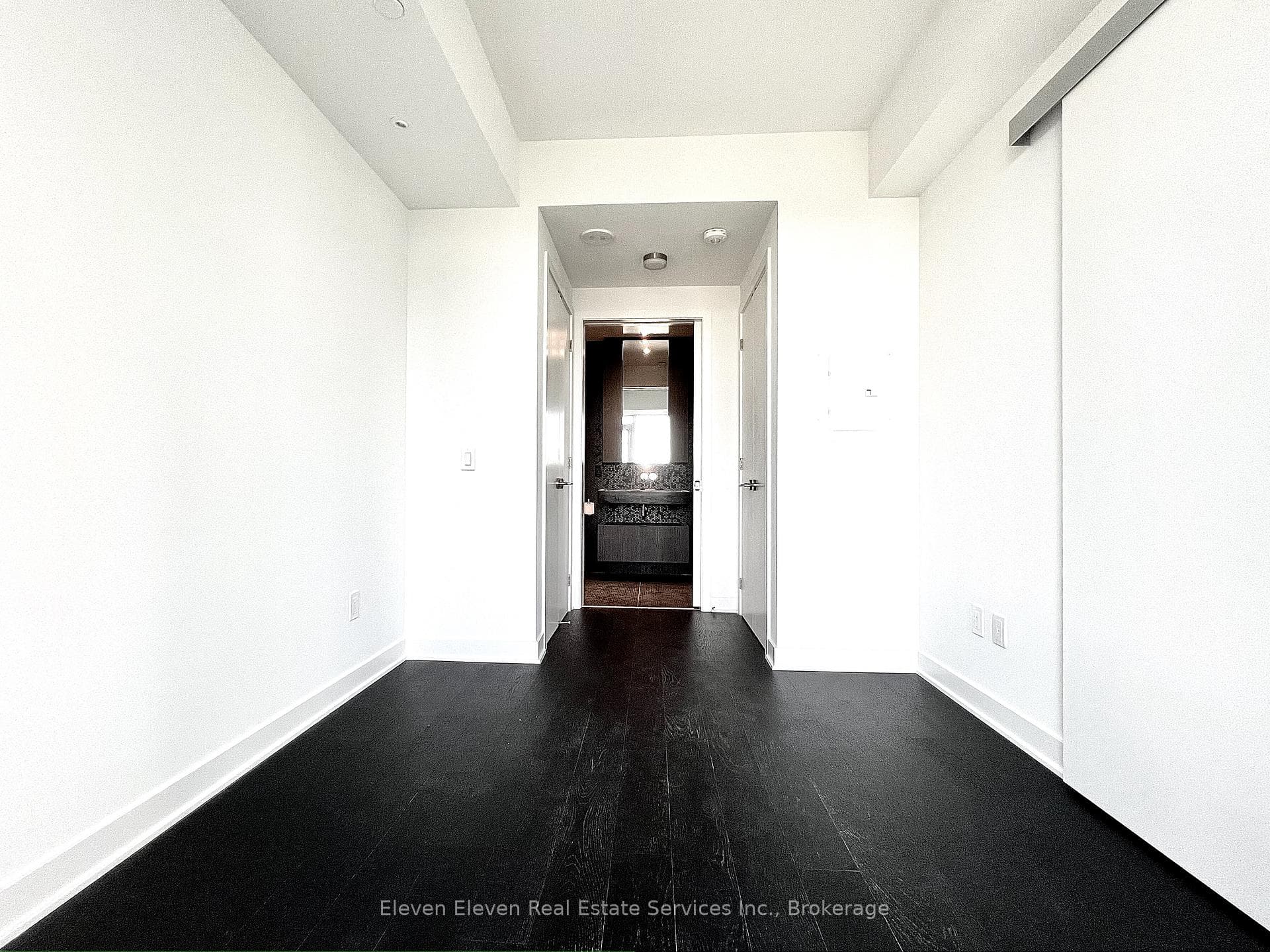 11 Yorkville Avenue Unit 1803 photo 4