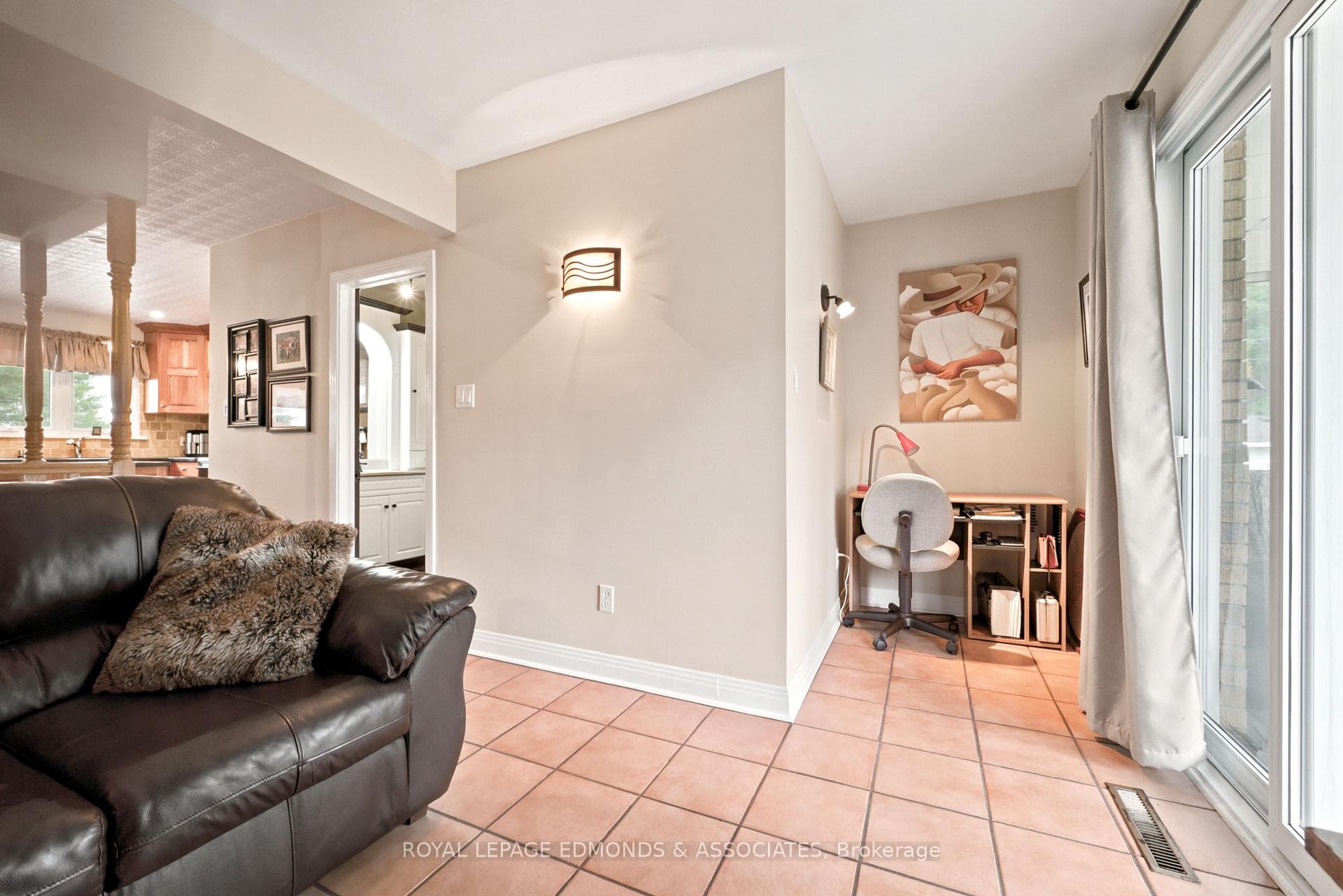 532 Herbert Street photo 19