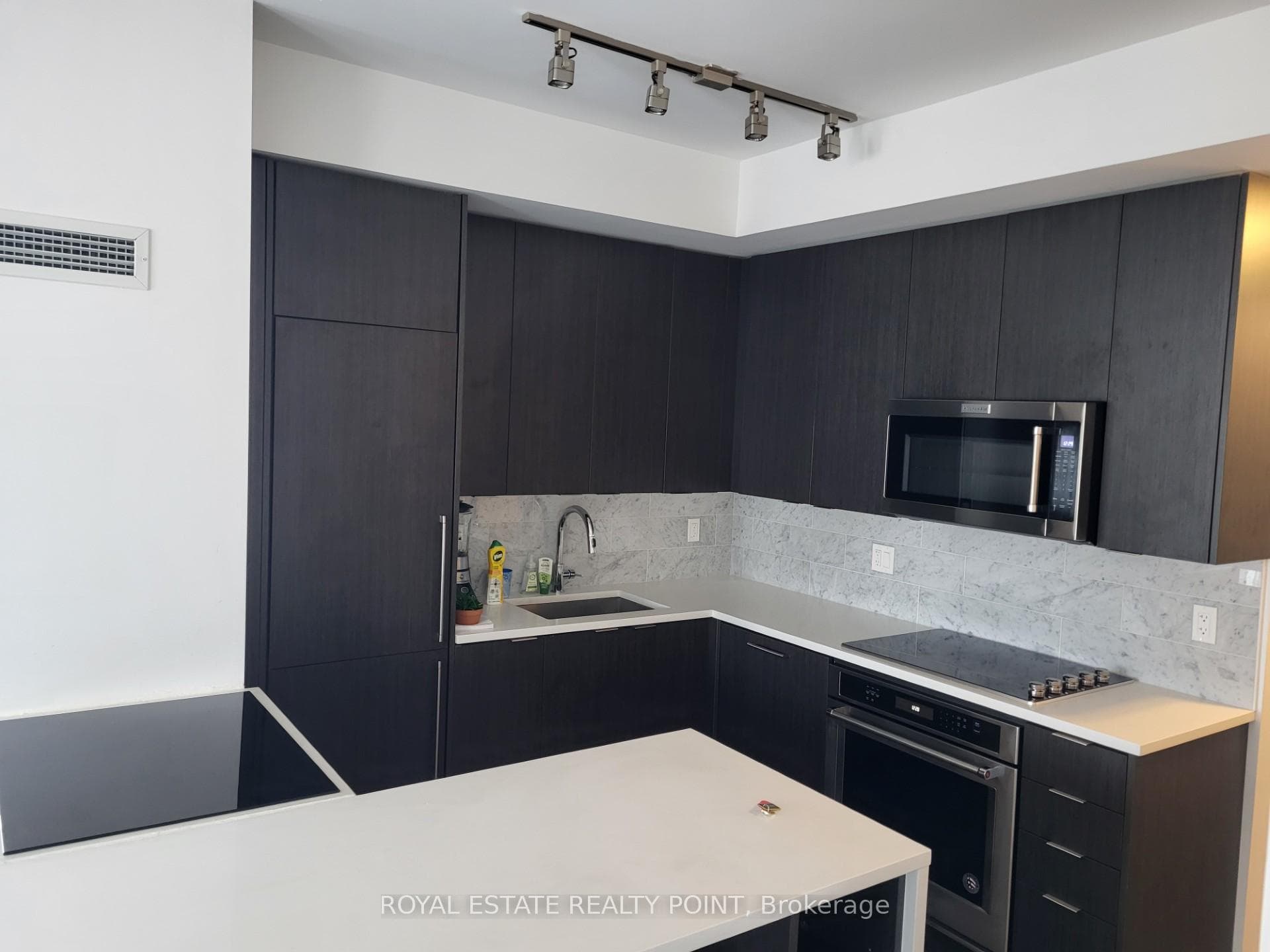 38 Iannuzzi Street Unit 2504 photo 5