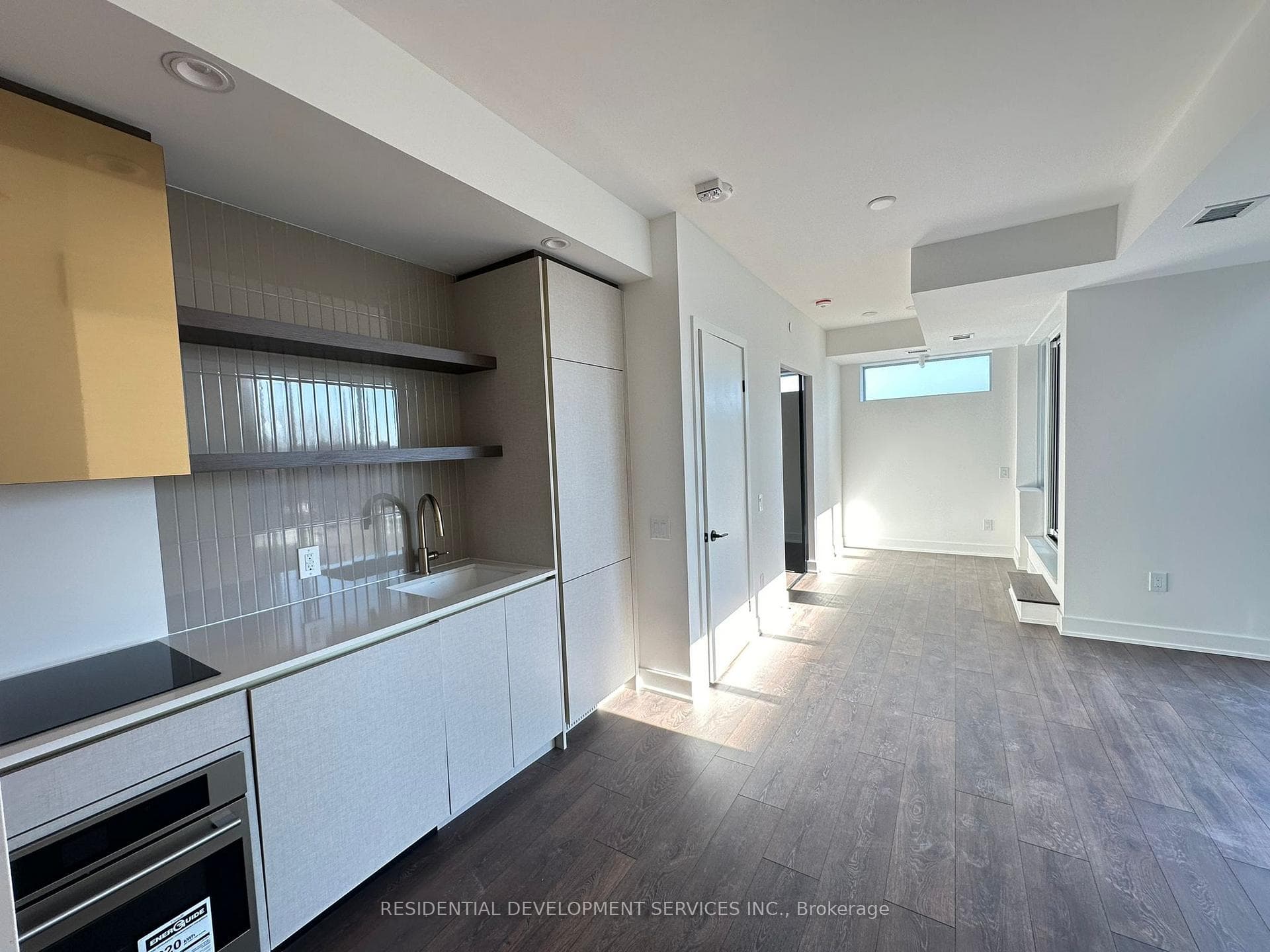 1285 Queen Street Unit 307 photo 1