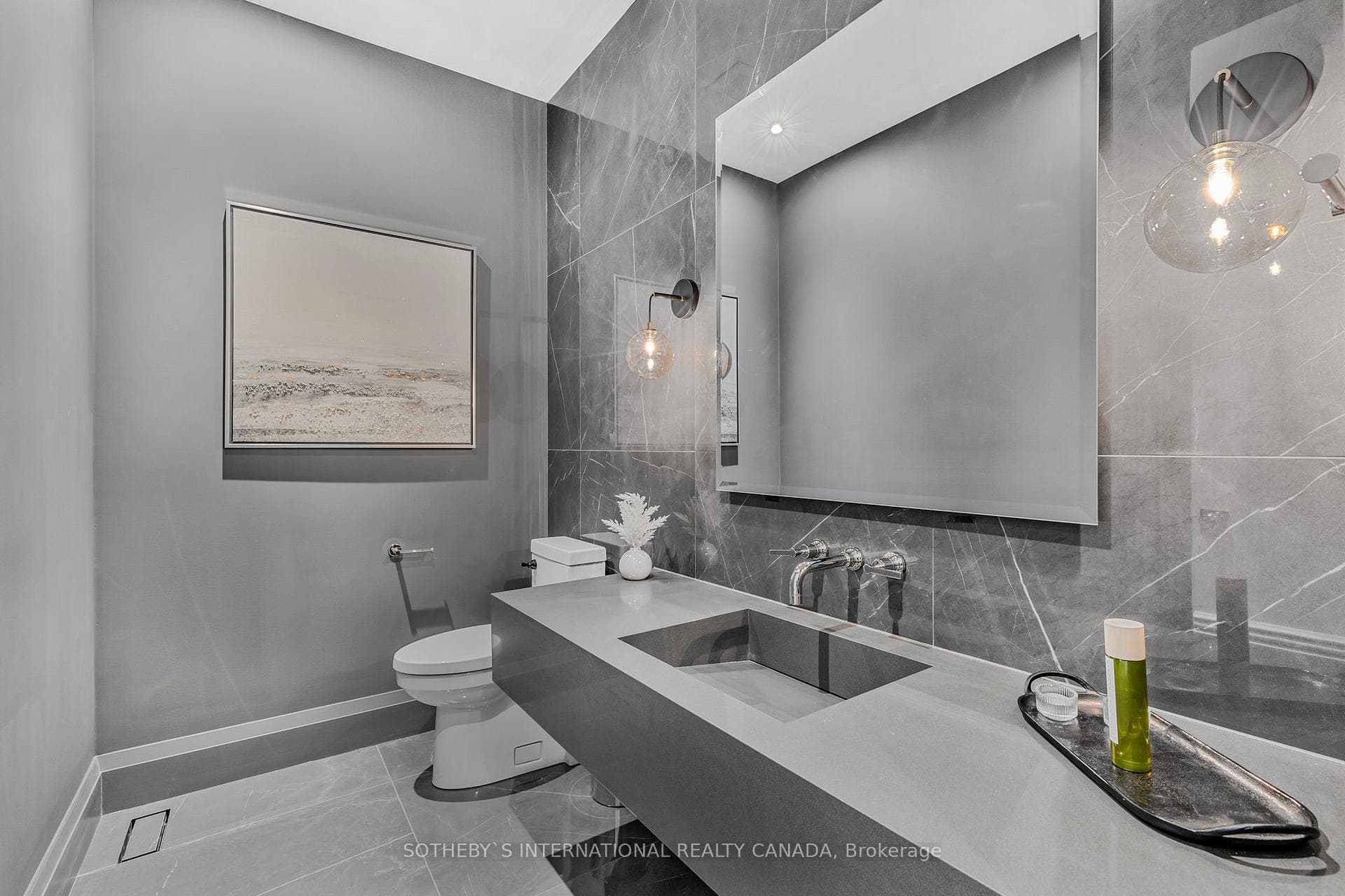 678 Oriole Parkway photo 8