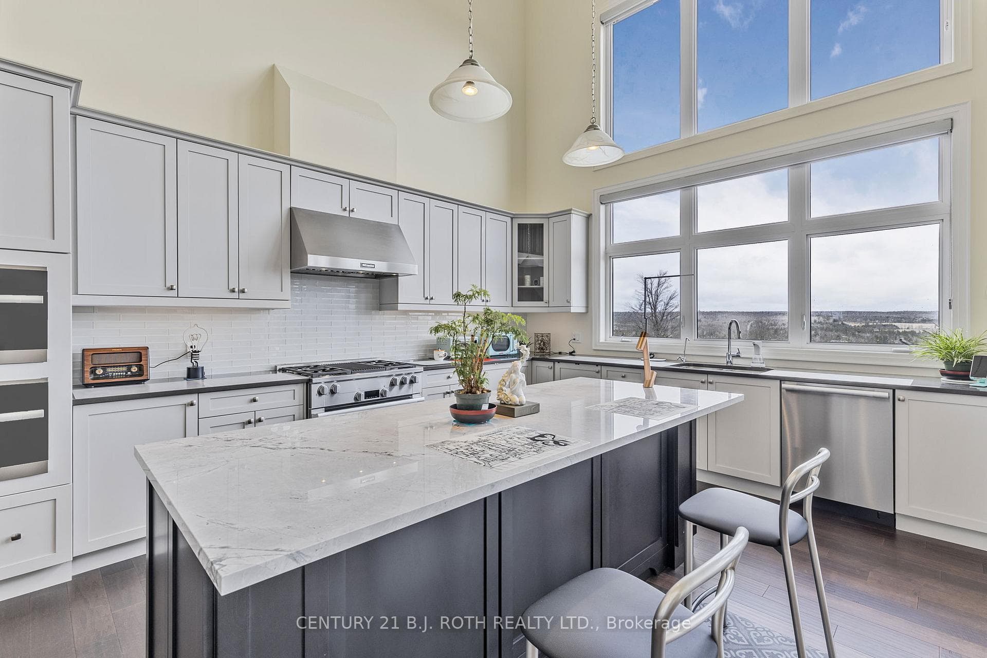 8 Morgan Drive photo 16