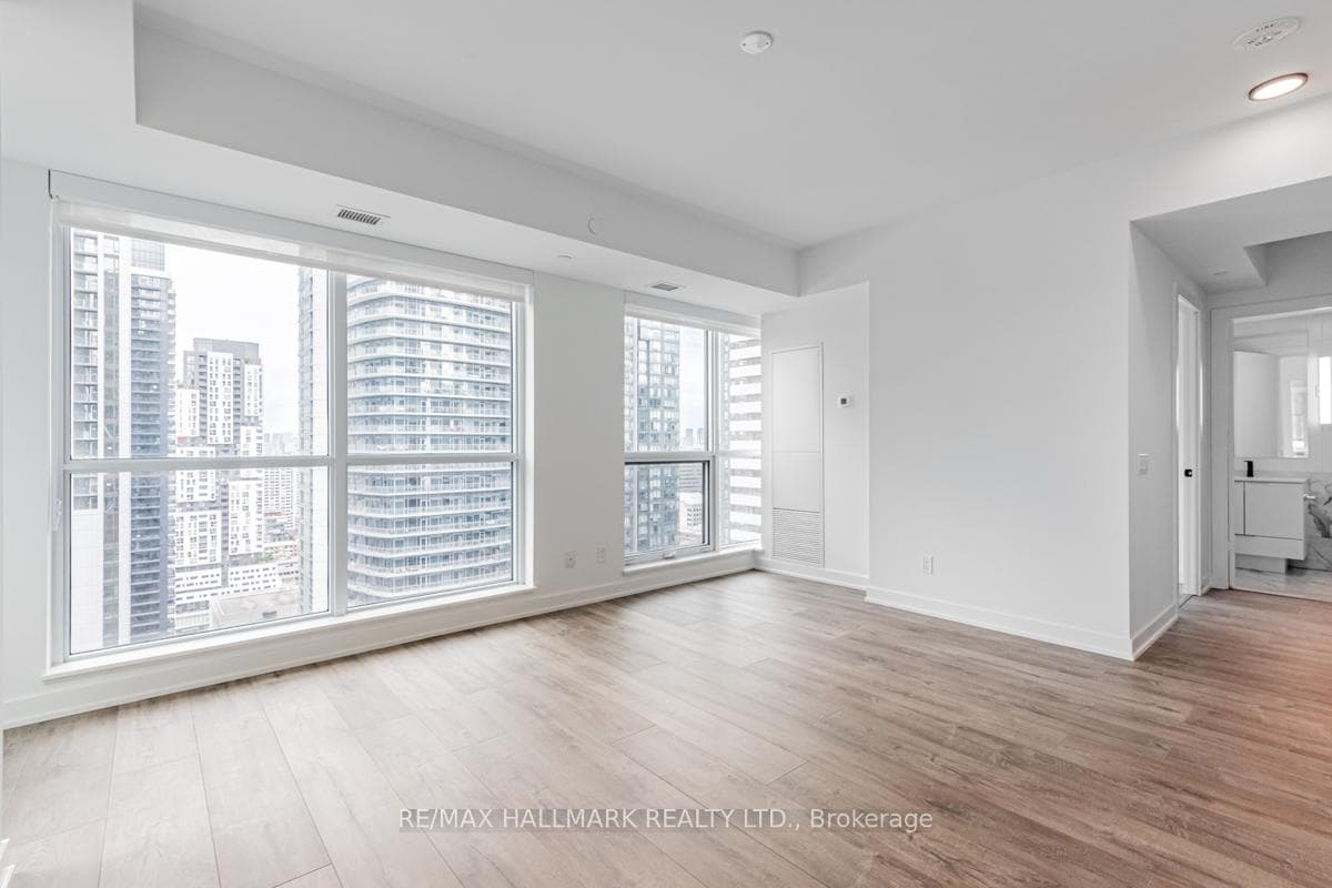 327 King Street Unit 2906 photo 8