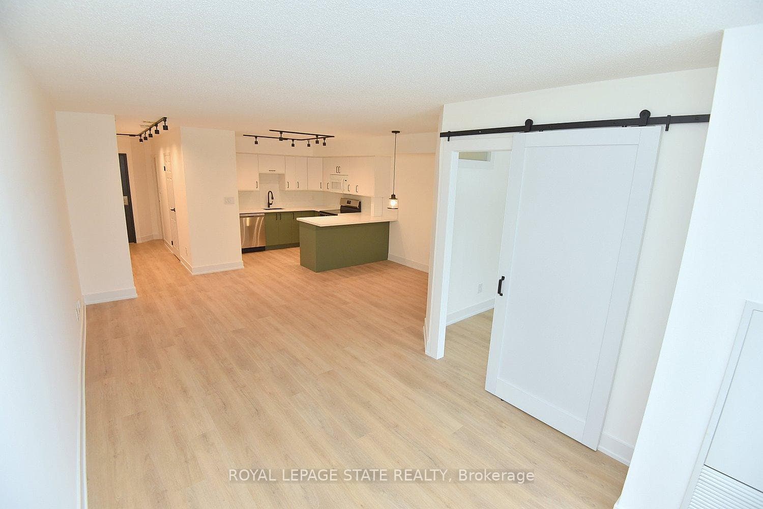 25 The Esplanade N/A Unit 519 photo 4