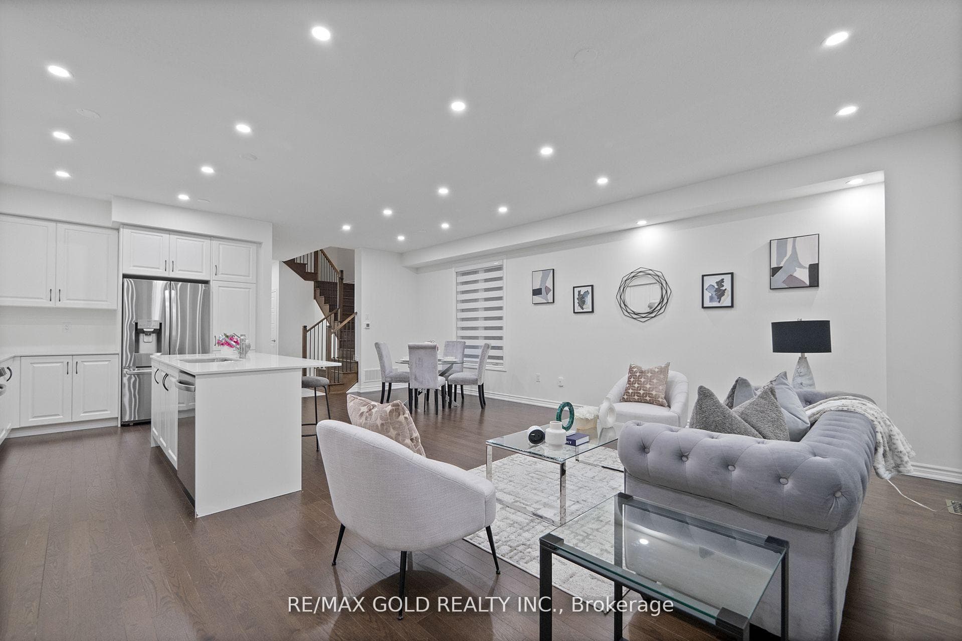 474 Bergamot Avenue photo 13