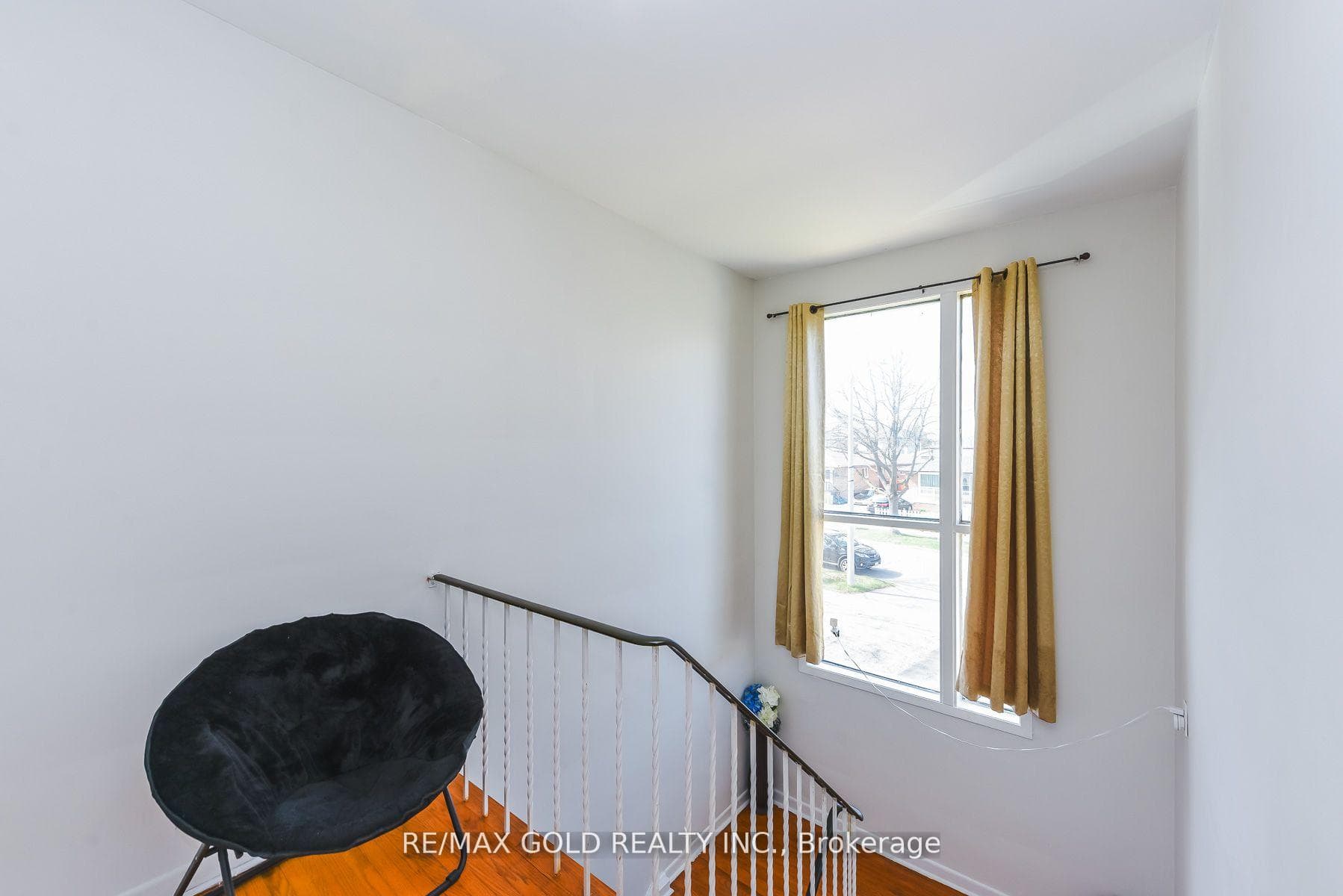 7464 Homeside Gardens photo 23