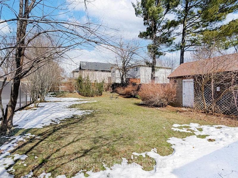 6 Westglen Crescent photo 32