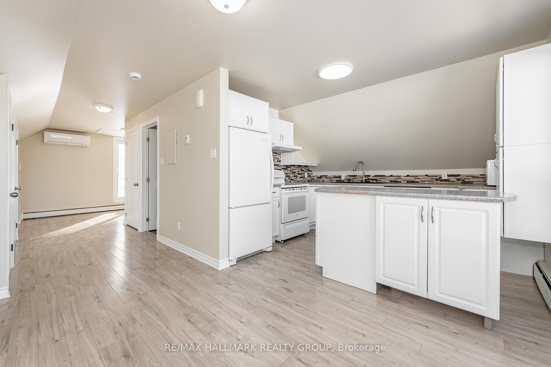 324 Montfort Street photo 34