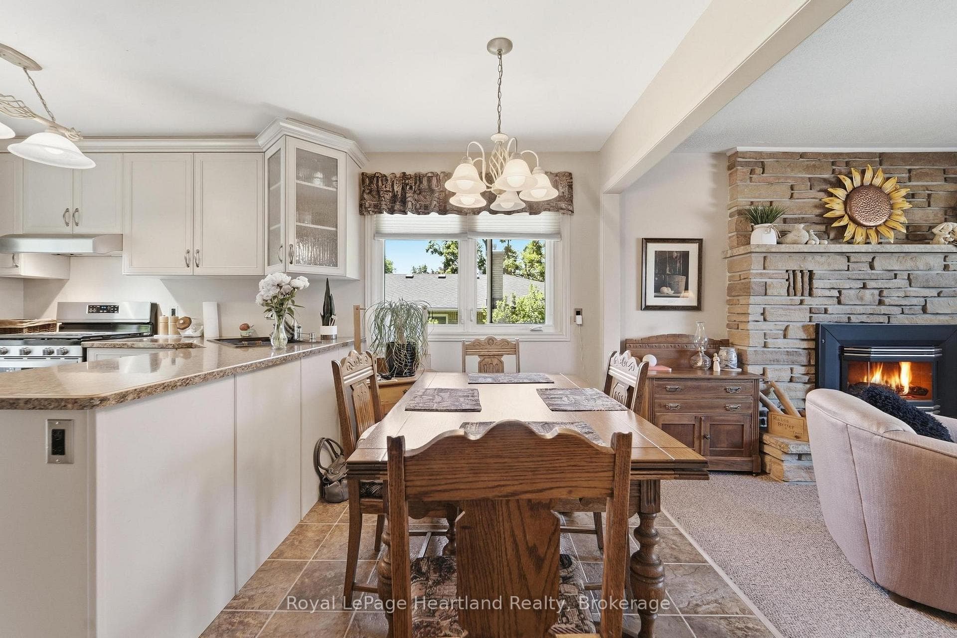 235 Hincks Street photo 9