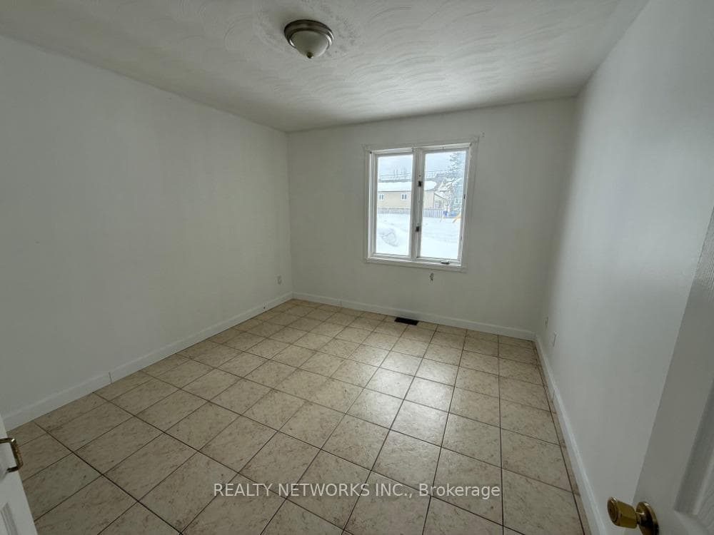 364 Craig Street photo 6