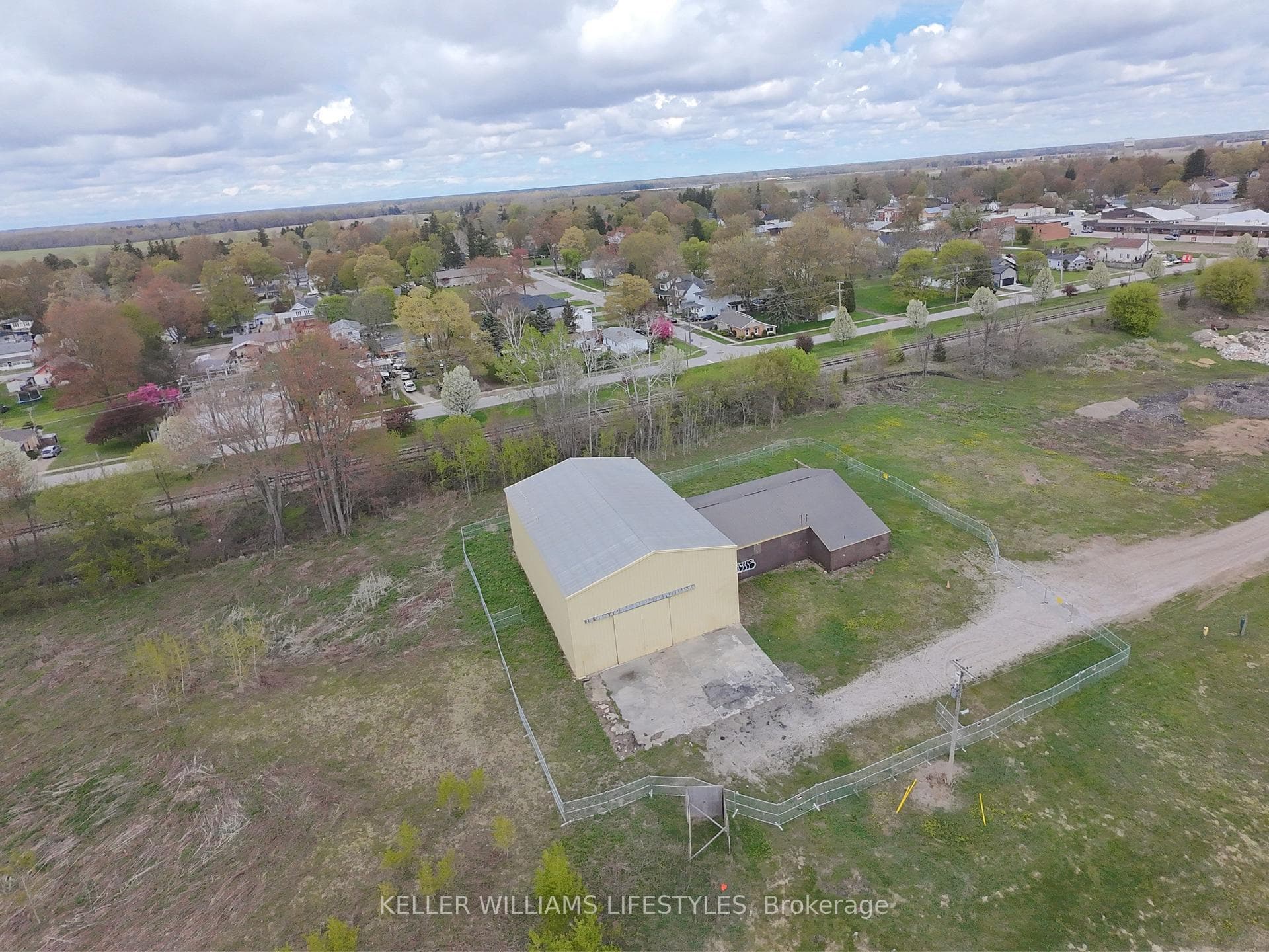 238 MacEwan Street photo 6