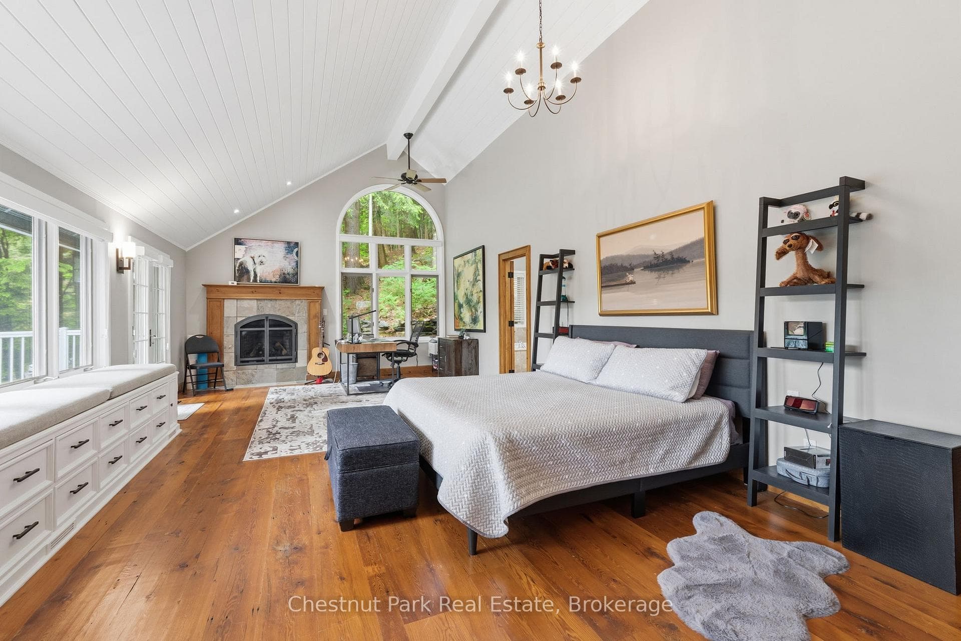 1077 HAMILLS POINT Road photo 13
