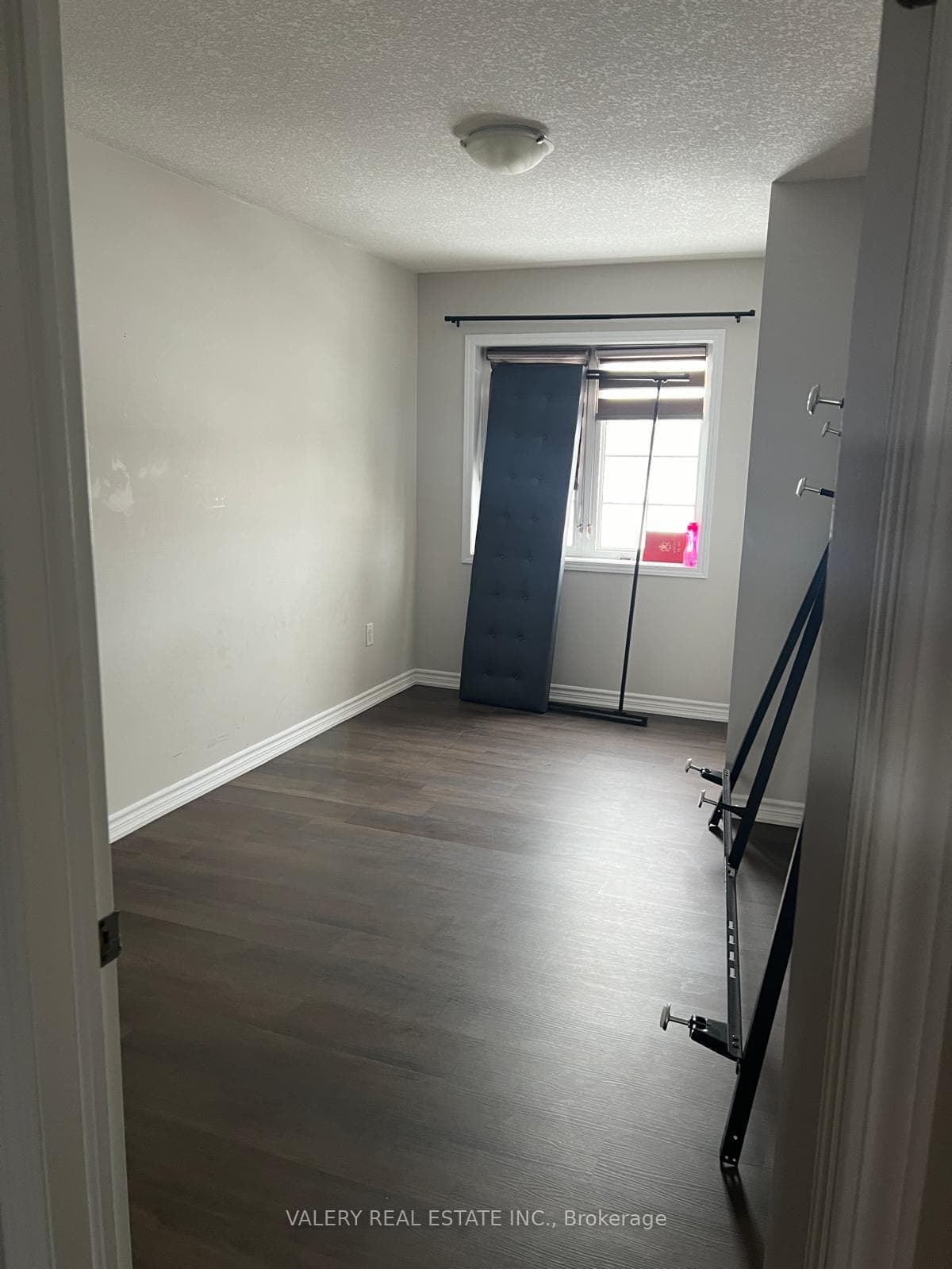 147 Baffin Crescent Unit 1 photo 9