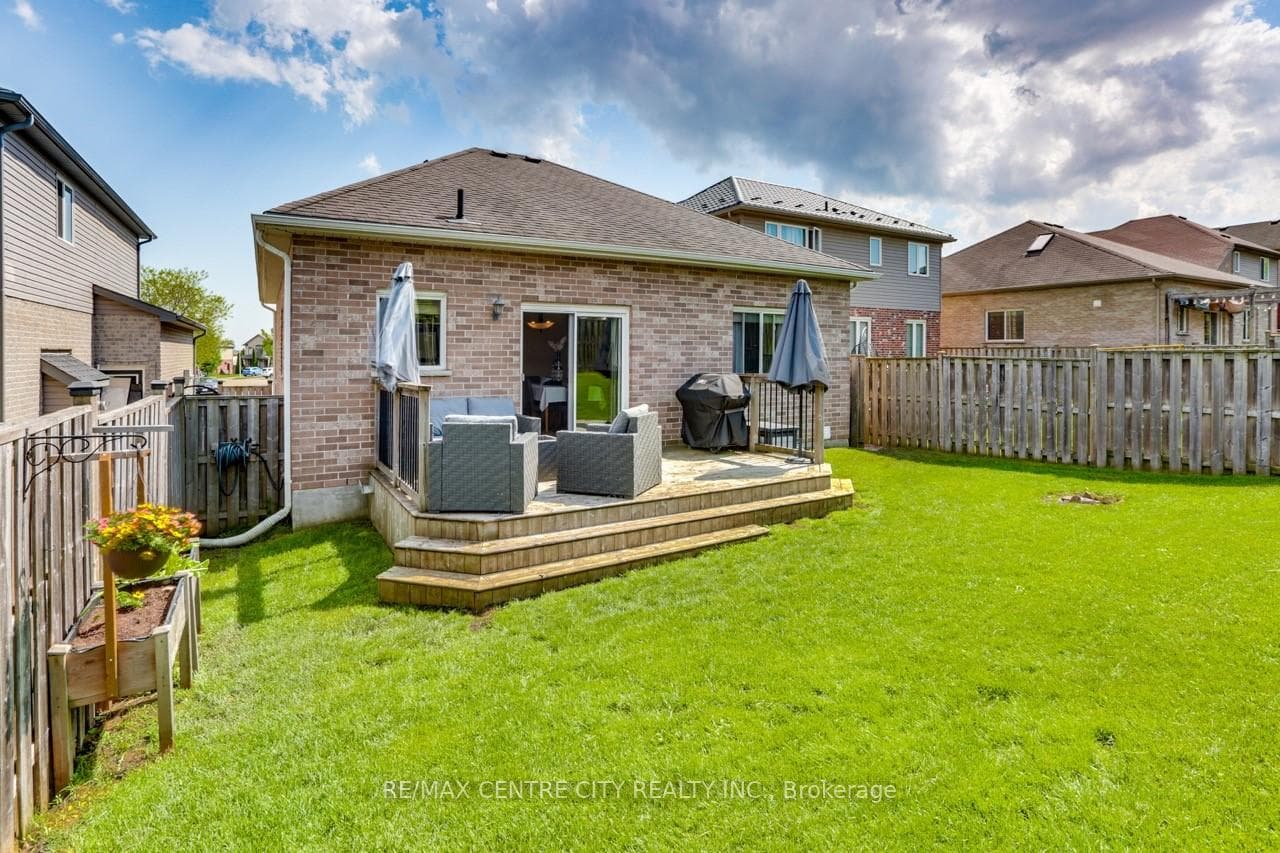 586 Garibaldi Avenue photo 36