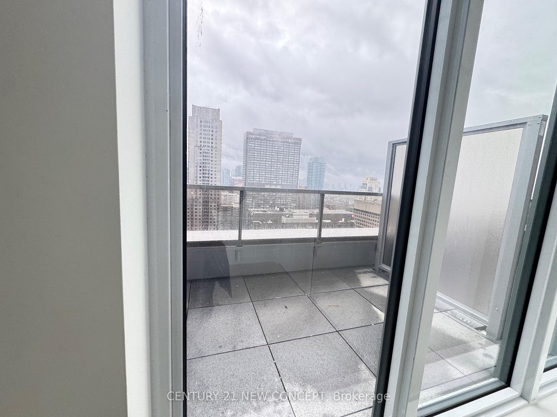 11 YORKVILLE Avenue Unit 3006 photo 8