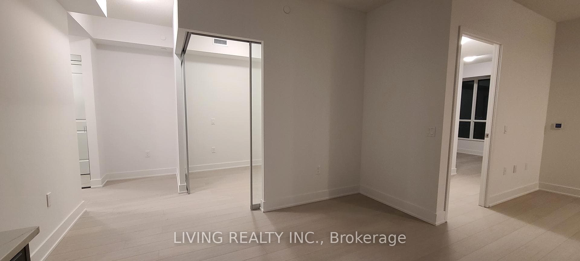 202 Burnhamthorpe Road Unit 1402W photo 15