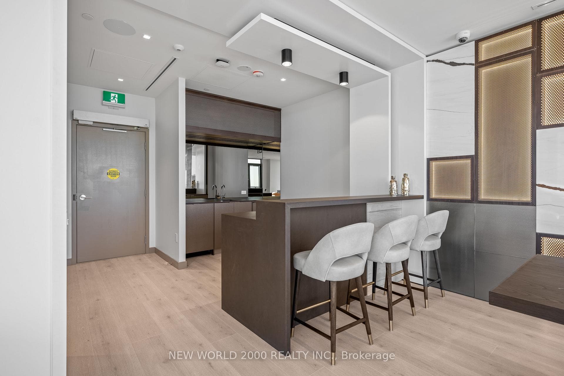 101 Roehampton Avenue Unit 1901 photo 13
