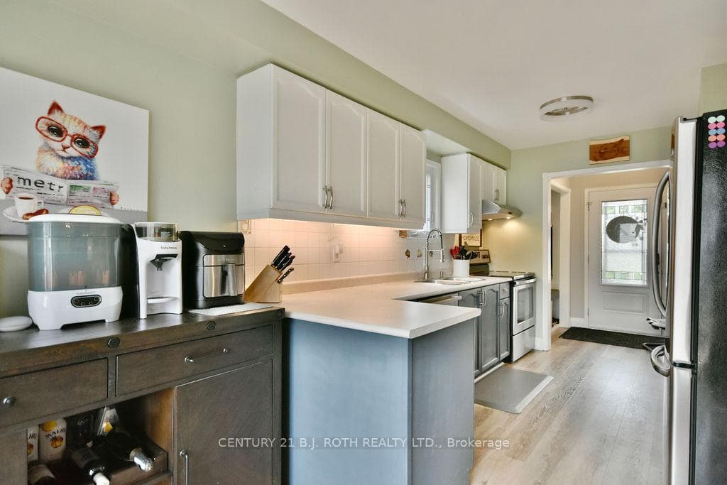 4 Rundle Crescent photo 9