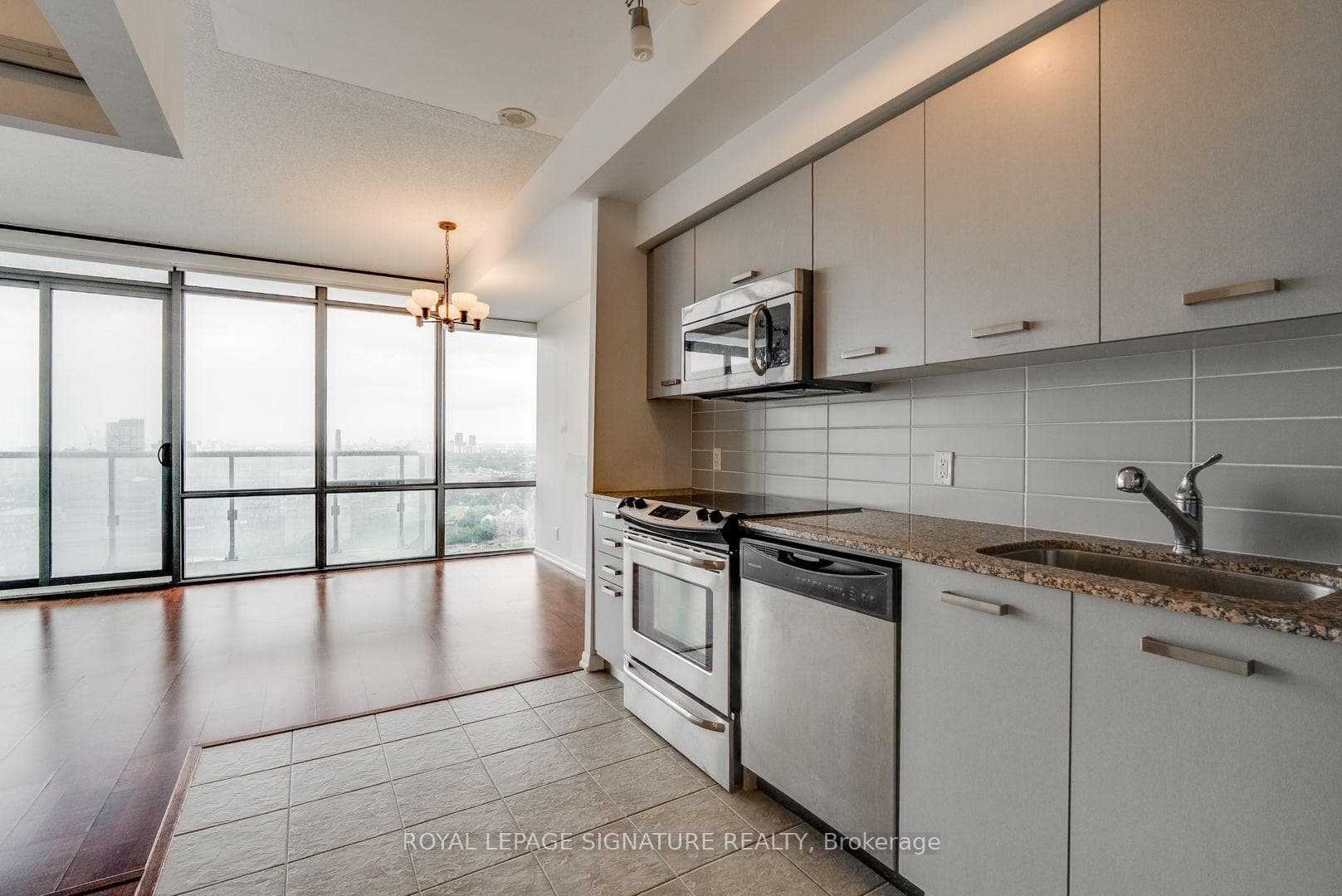 832 Bay Street Unit 2501 photo 1