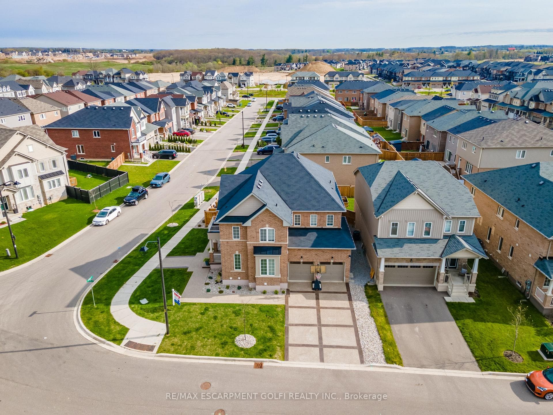 50 Fleming Crescent photo 36