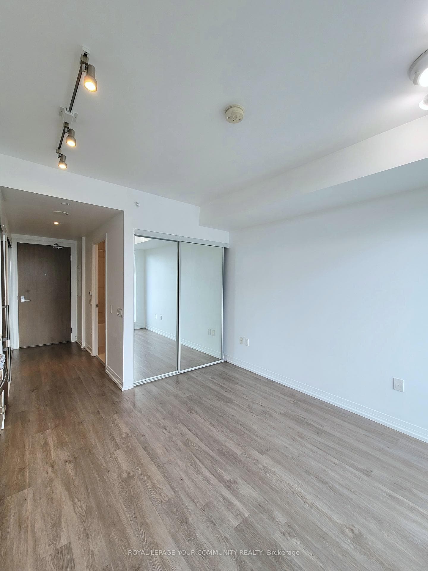 251 Jarvis Street Unit 1808 photo 11