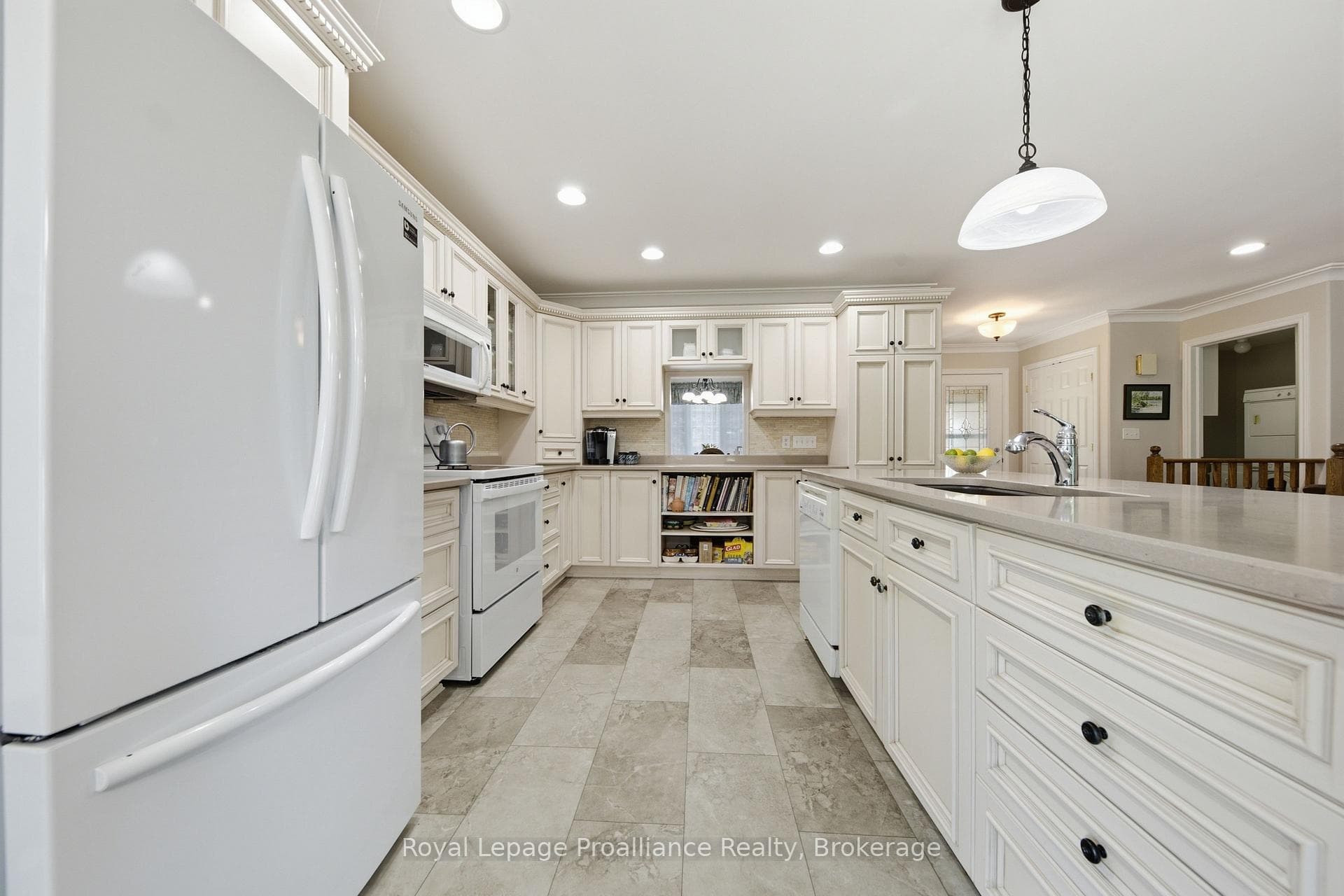 31 Huron Drive photo 12