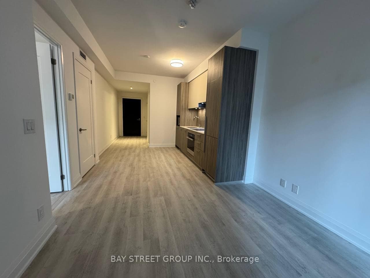 65 Broadway Avenue Unit 702 photo 2