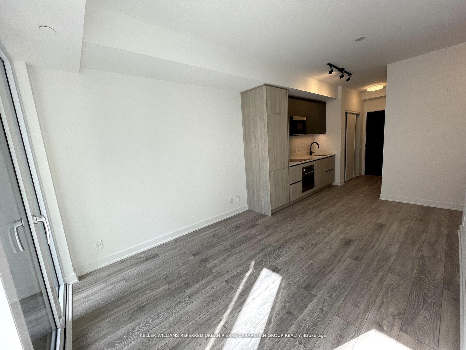 108 Peter Street Unit 1009 photo 3