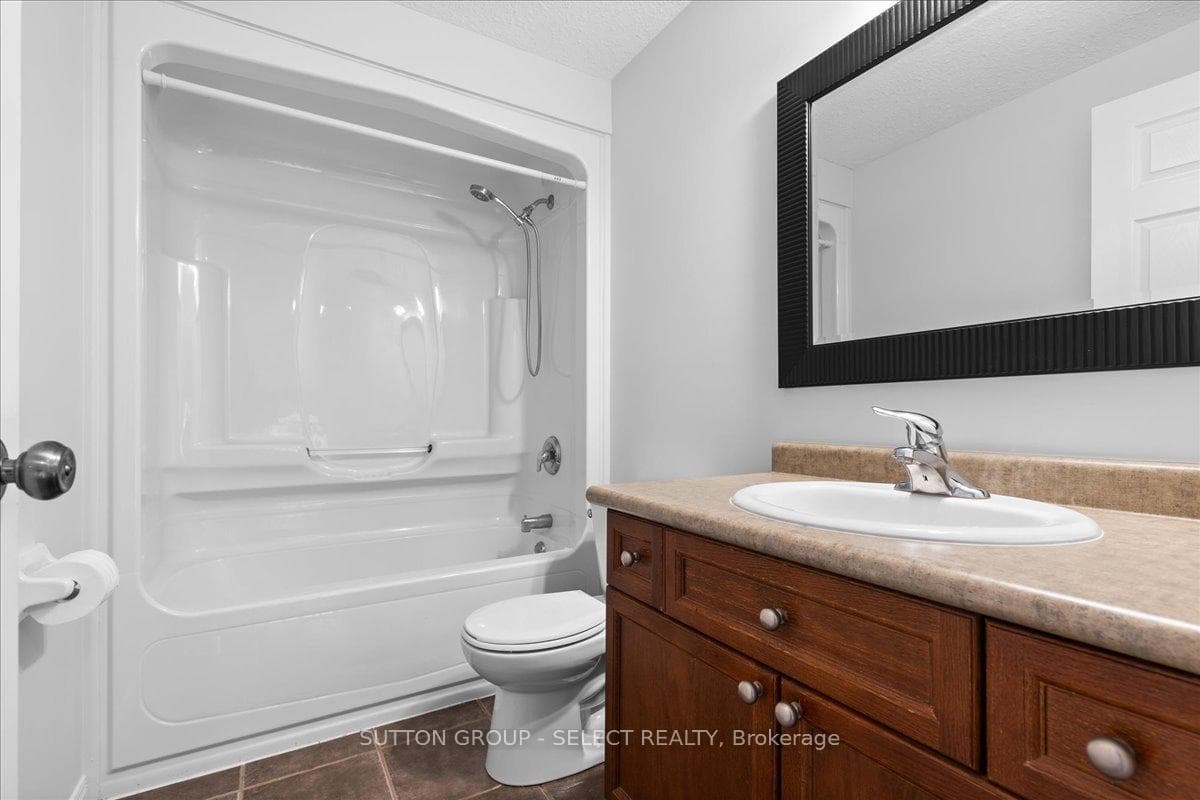 115 TEMPLEWOOD Drive photo 20