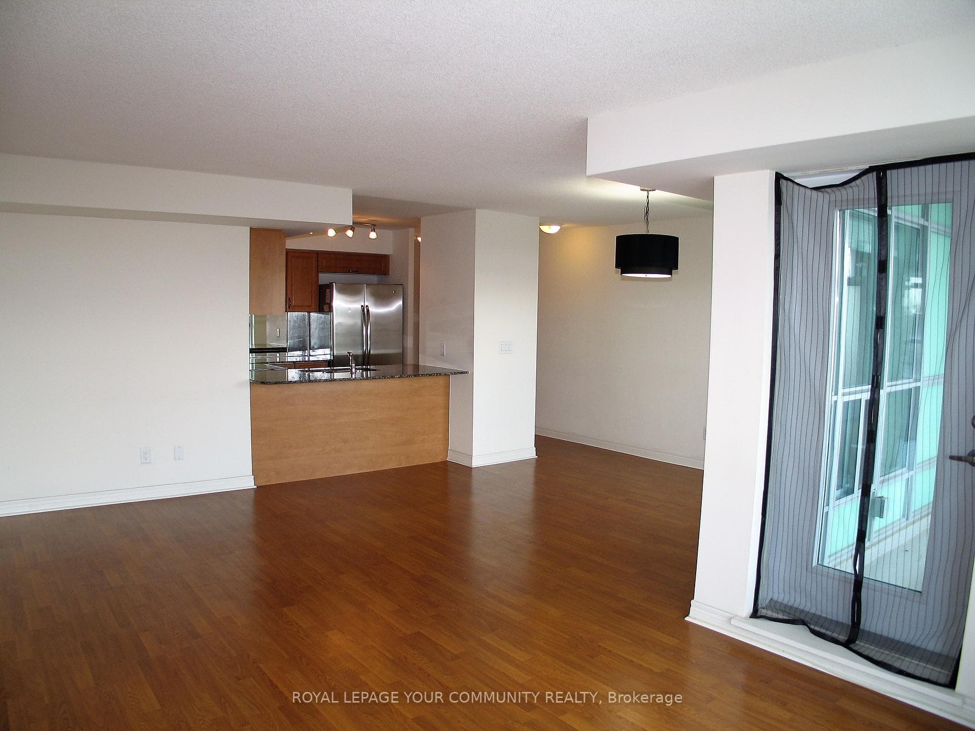 60 Fairfax Crescent Unit 225 photo 3