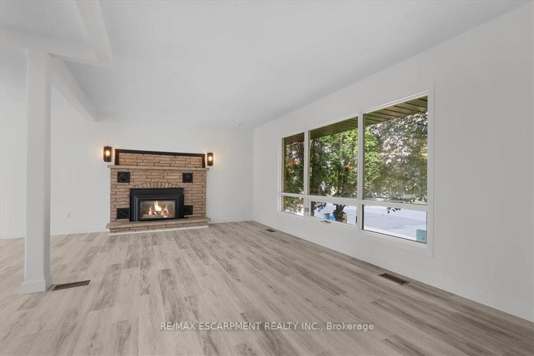 345 BERKINDALE Drive photo 5