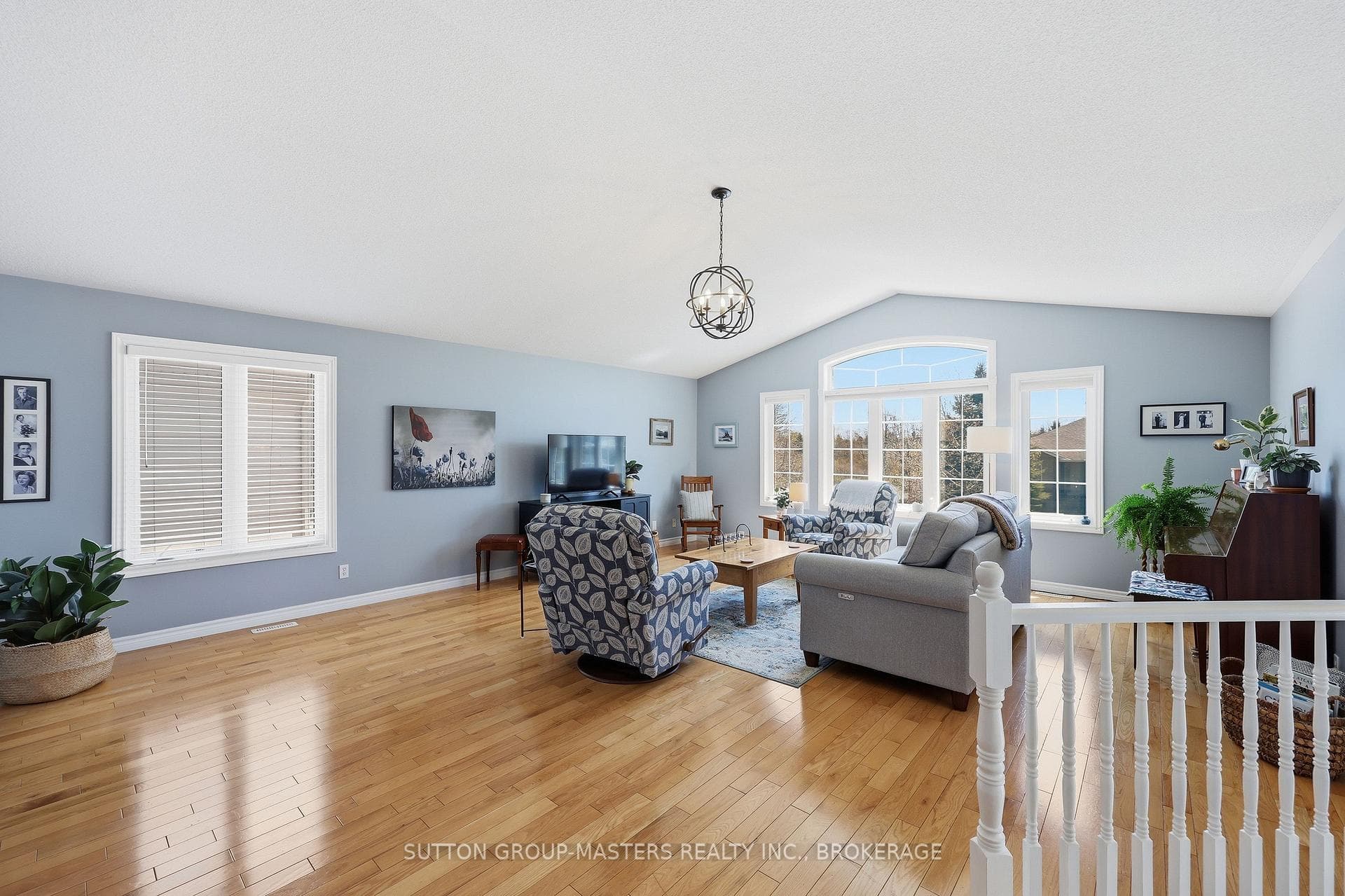 668 Melrose Street photo 6