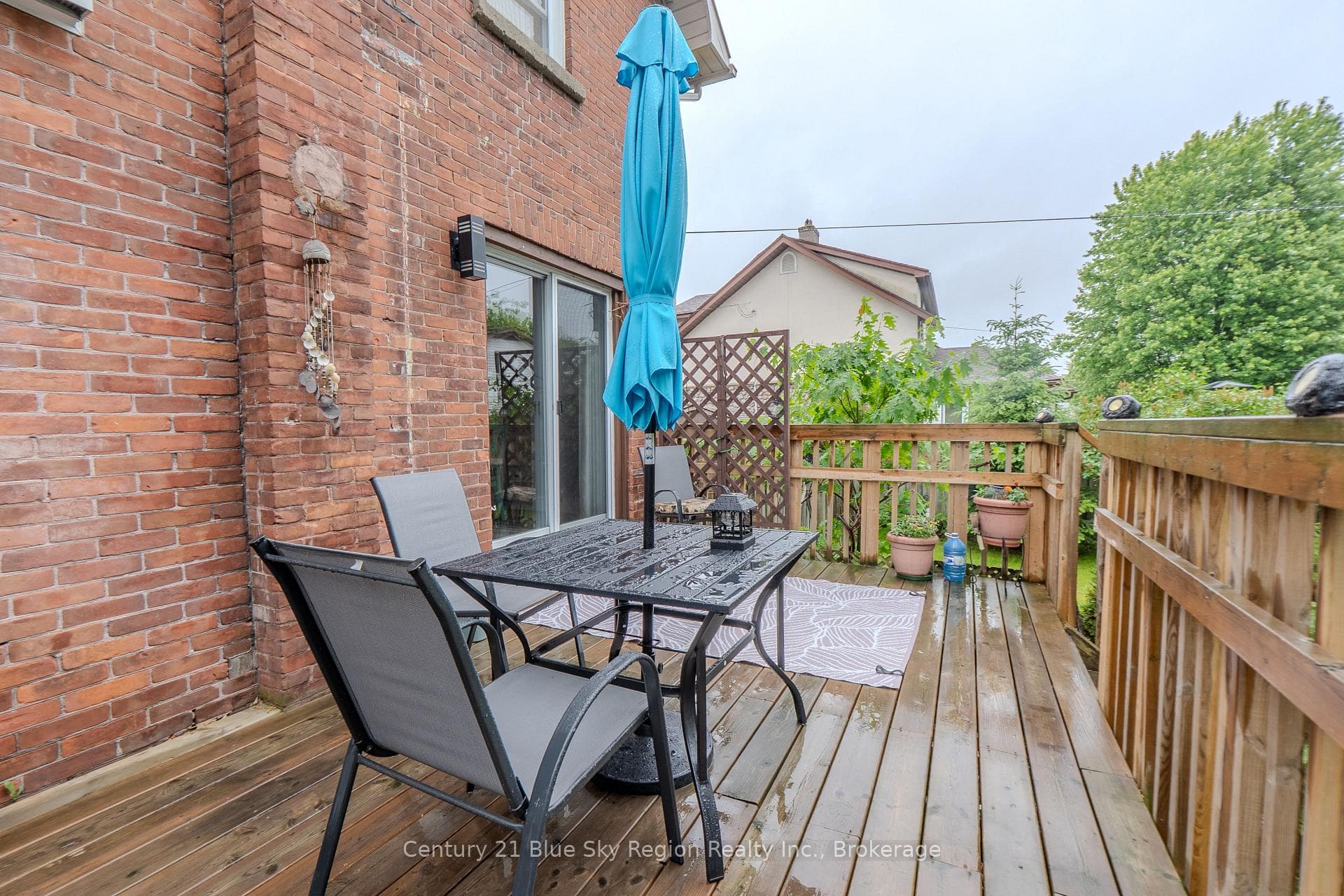 577 O'Brien Street photo 32