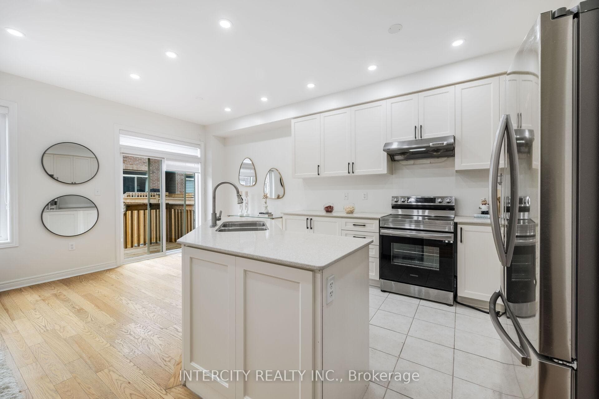 31 Matterhorn Road photo 16