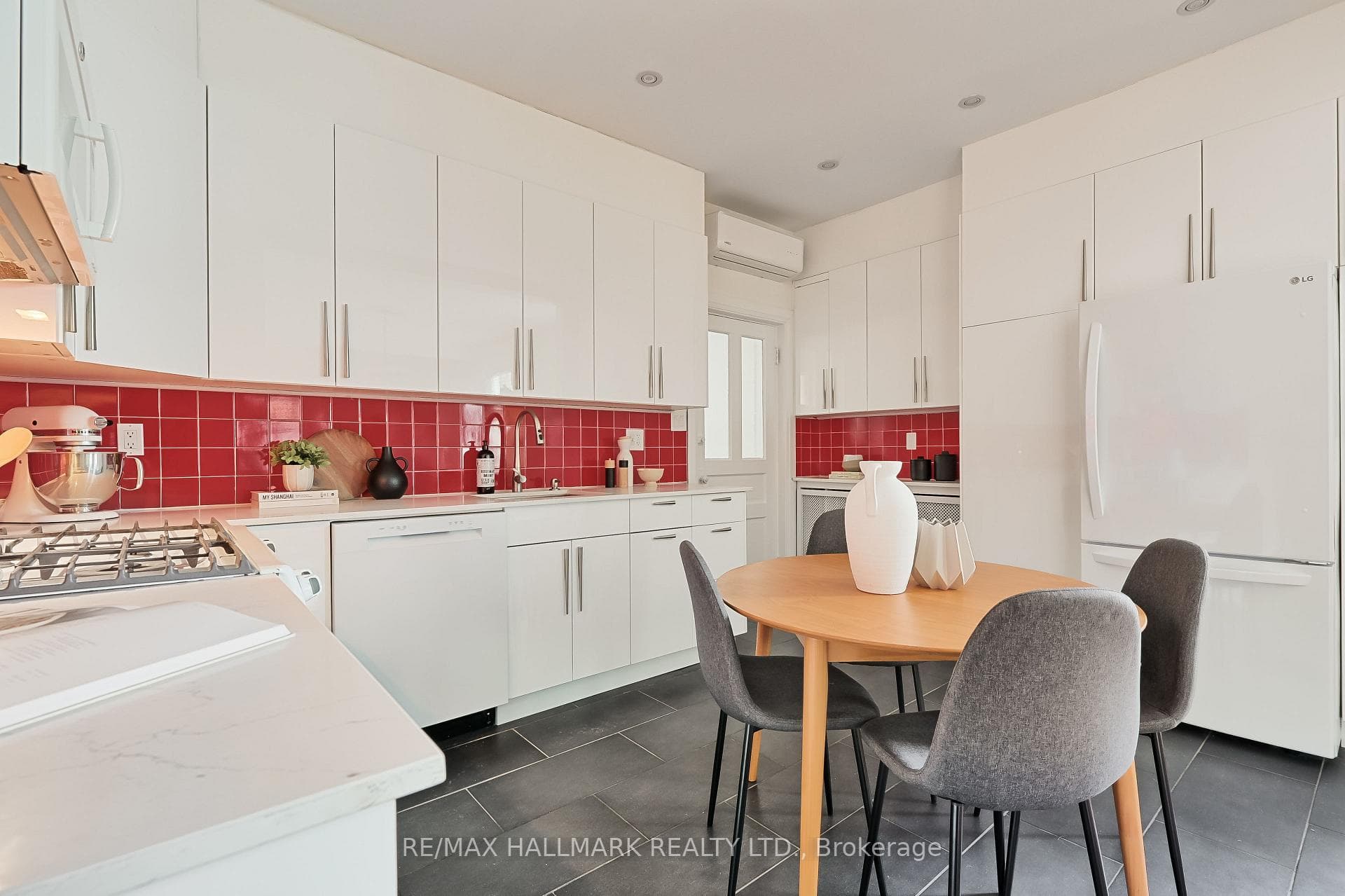 333 Sackville Street photo 16