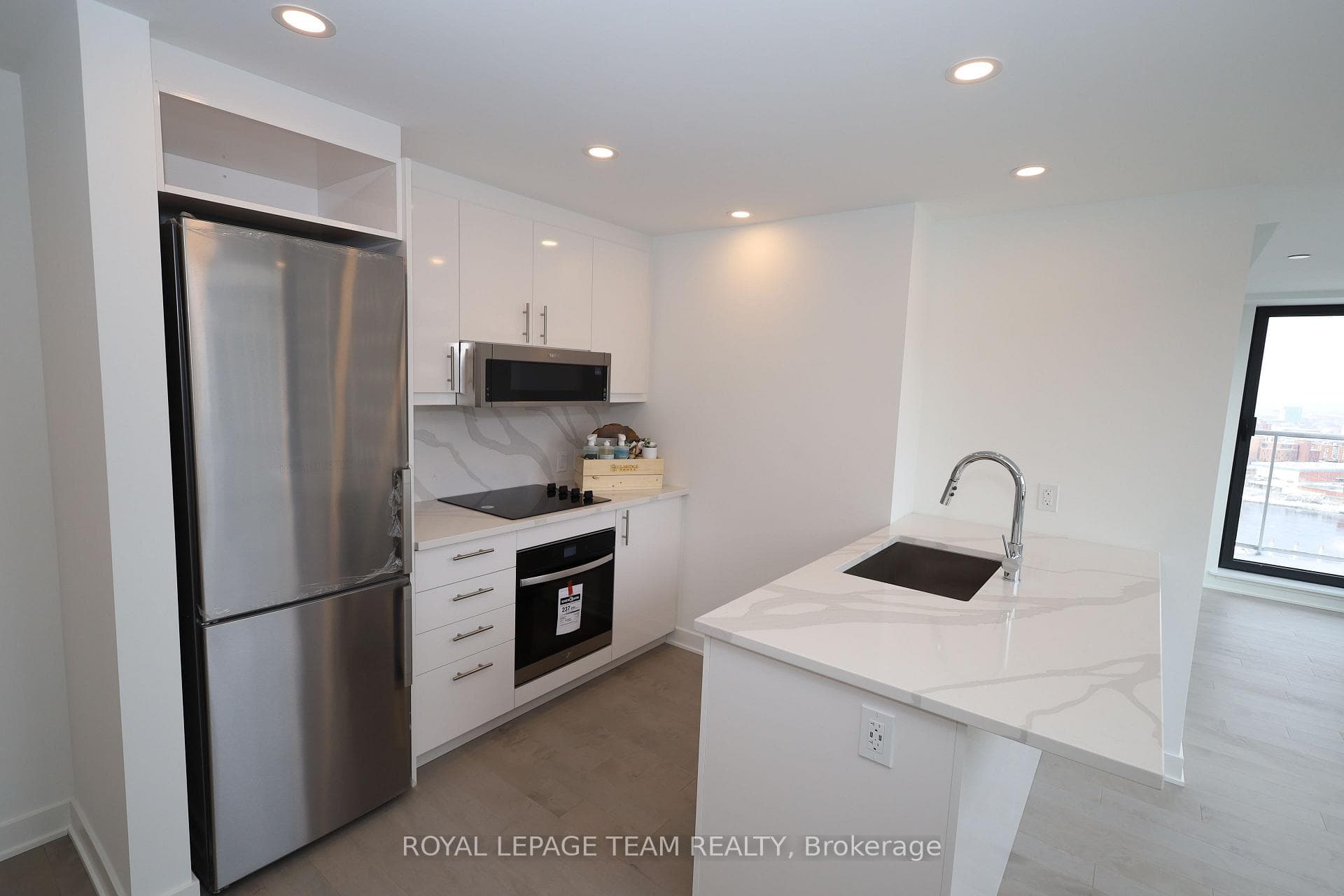 340 Queen Street Unit 2206 photo 43