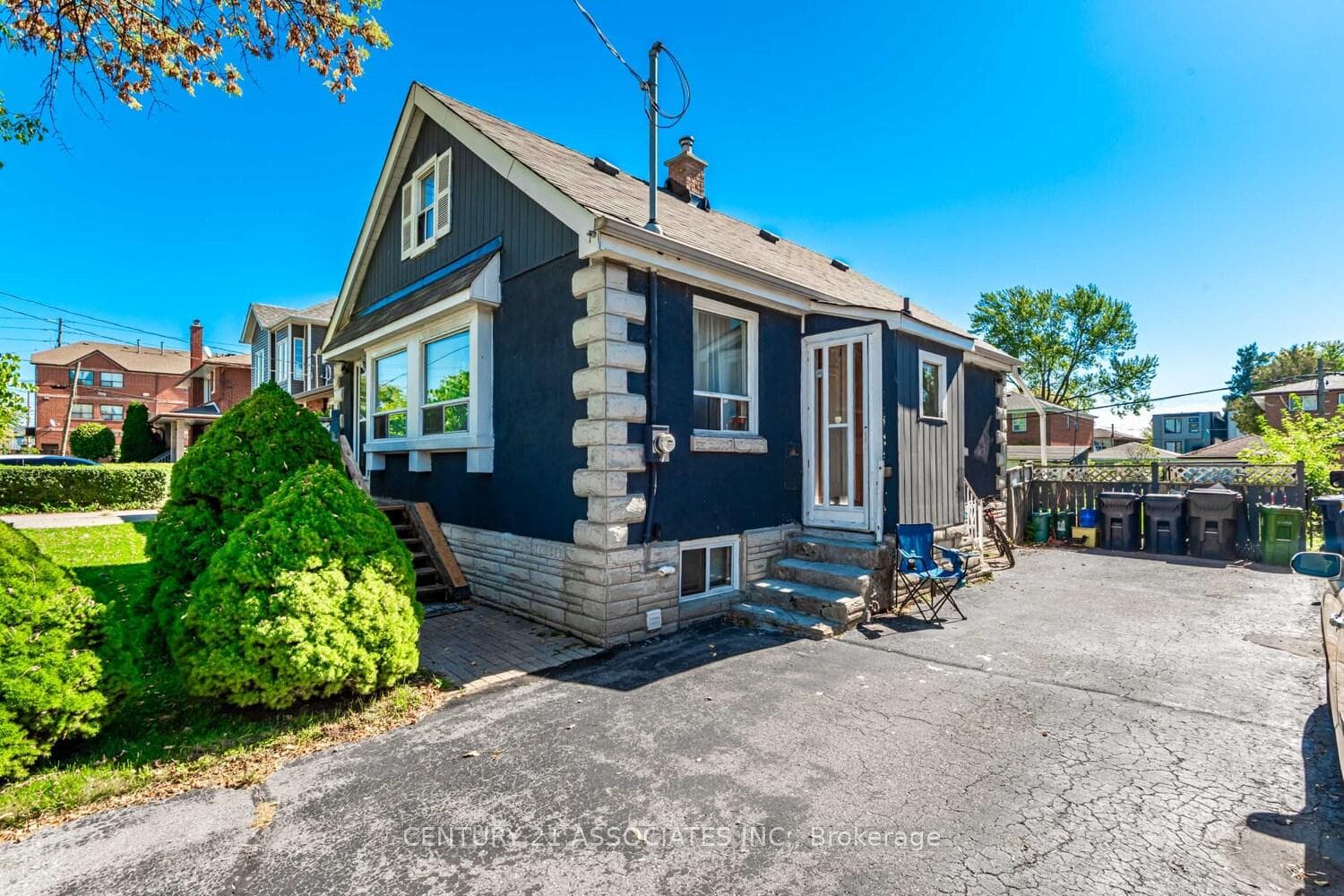 15 Burlingame Road photo 6