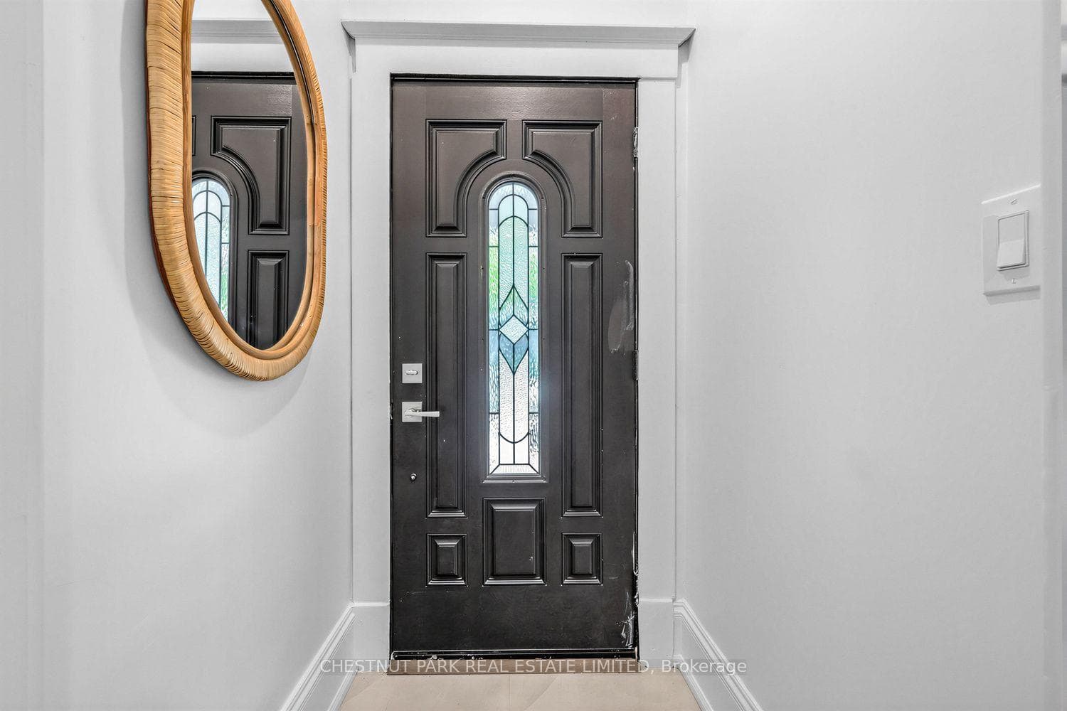89 Dearbourne Avenue photo 3
