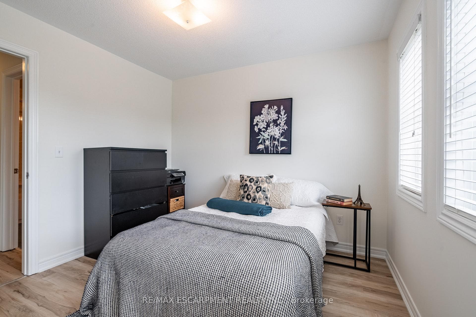 67 Golden Iris Crescent photo 19
