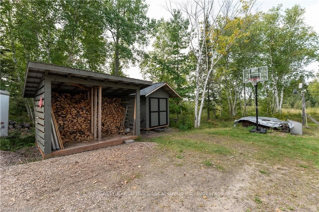533 TILLICUM BAY Road photo 39