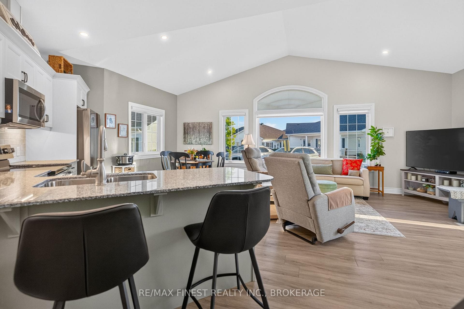 52 Lowry Place photo 10
