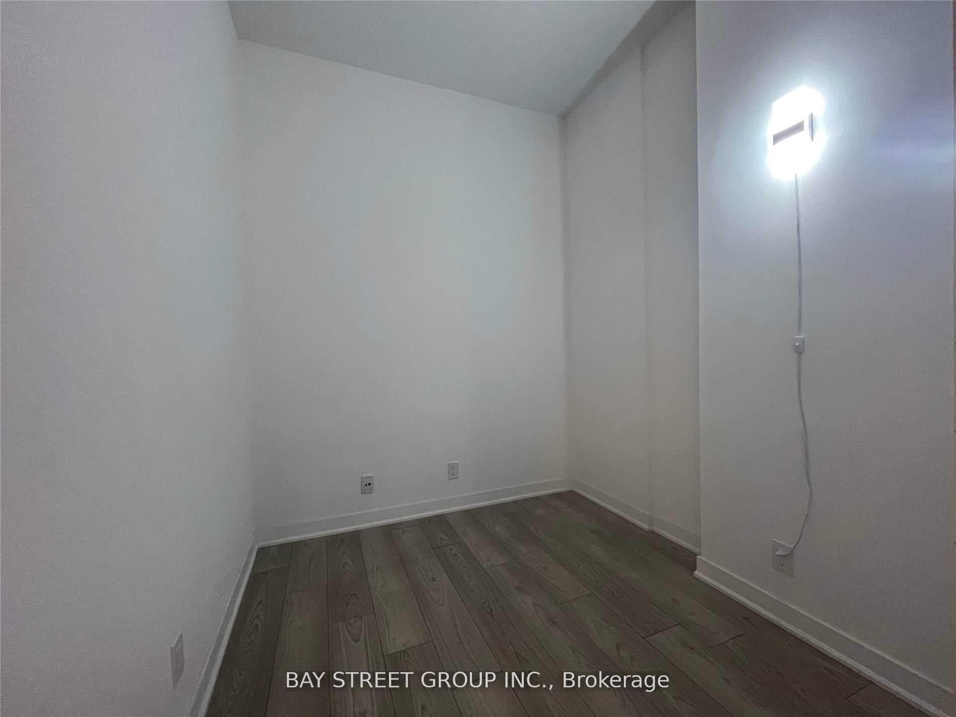 120 Parliament Street Unit 522 photo 8